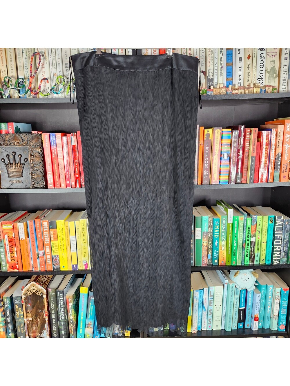 Sandra Darren Black Crinkle Maxi Skirt Size 16 Pull On Sheer Hem Elegant